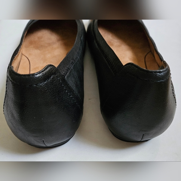 Vionic Caroll Women's Classic Black Flats - Picture 6 of 8